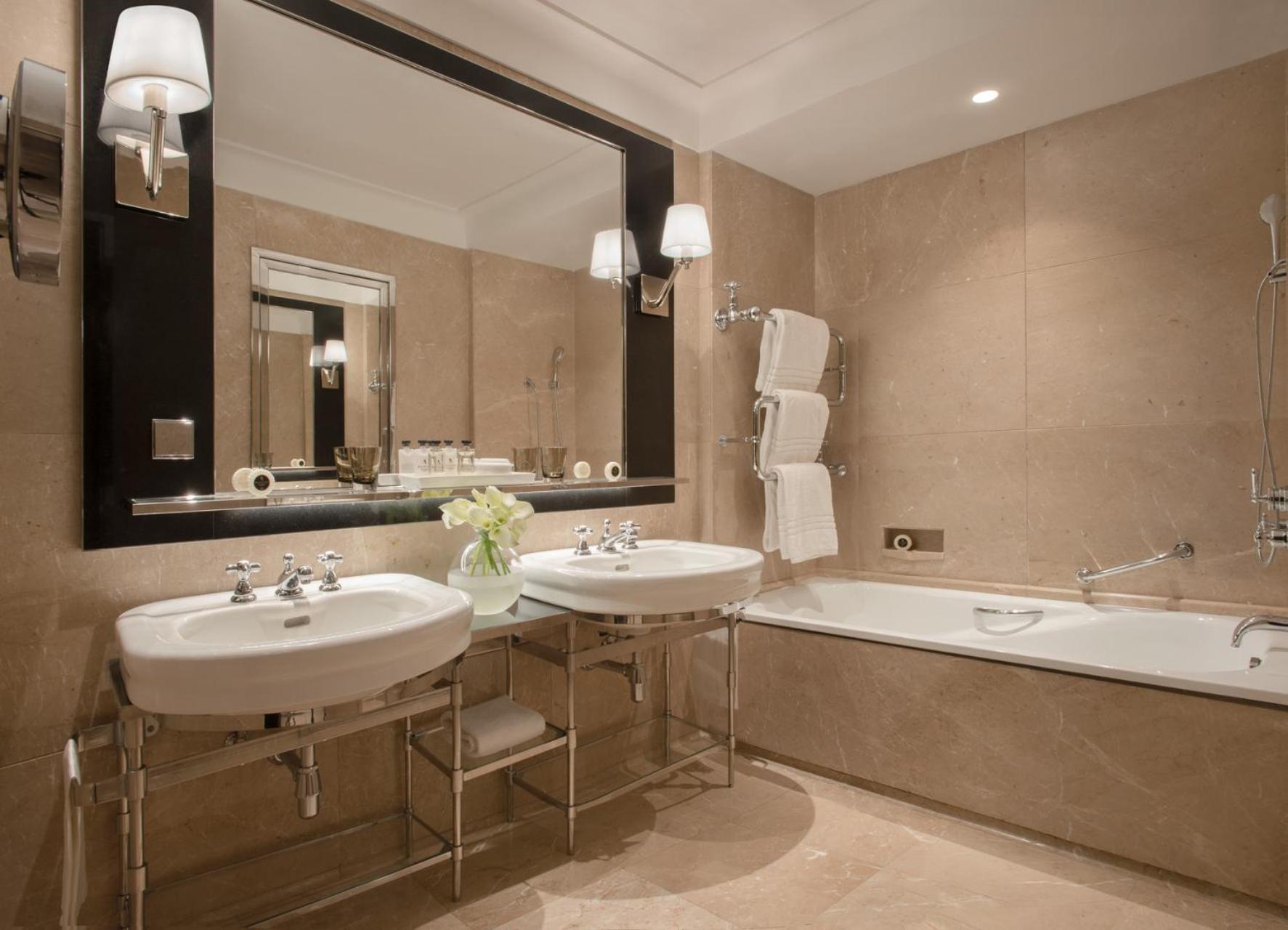 Deluxe Park View Room King